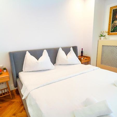 Luxury Central Park Apartment Букурещ Екстериор снимка