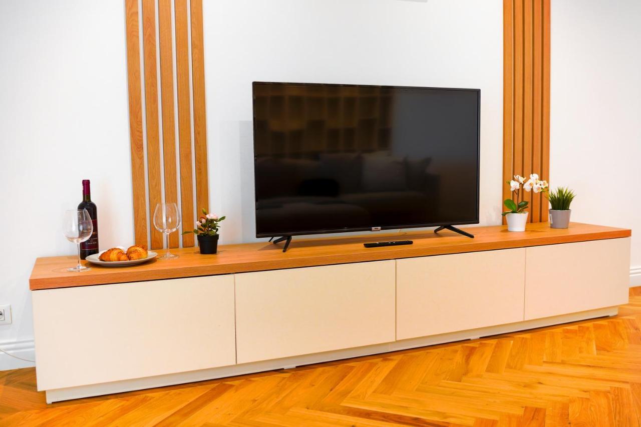 Luxury Central Park Apartment Букурещ Екстериор снимка