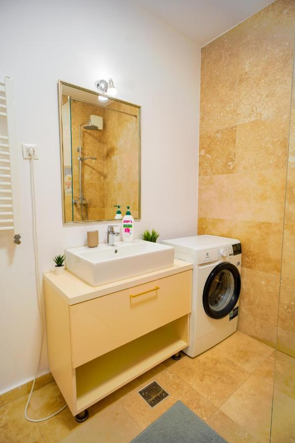 Luxury Central Park Apartment Букурещ Екстериор снимка